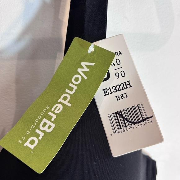 WONDERBRA Sz 40D T-Shirt Padded Underwire Adjuastable Straps & Back NEW - Picture 2 of 10